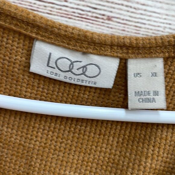 LOGO RIBBED KNIT TOP IN MUSTARD YELLOW - Picture 6 of 6